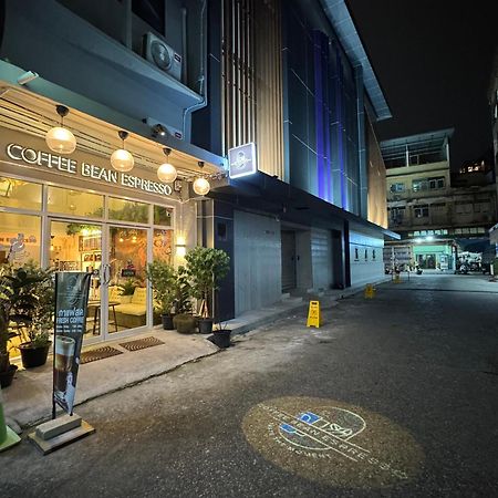 Twenty Two Place Hostel - Sukhumvit 22 バンコク都 エクステリア 写真