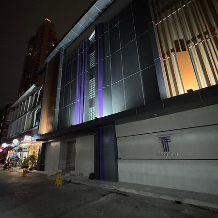 Twenty Two Place Hostel - Sukhumvit 22 バンコク都 エクステリア 写真