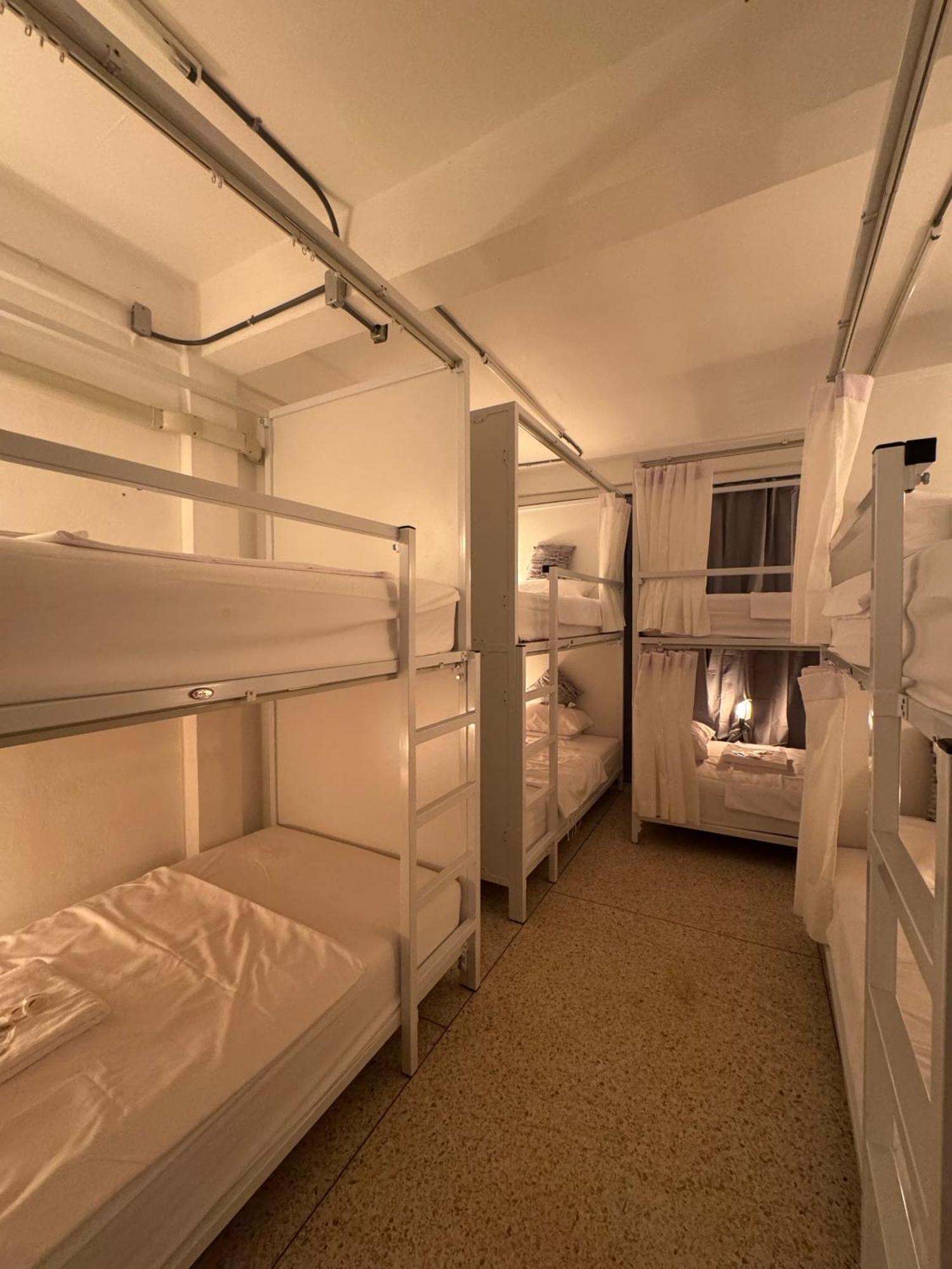 Twenty Two Place Hostel - Sukhumvit 22 バンコク都 エクステリア 写真