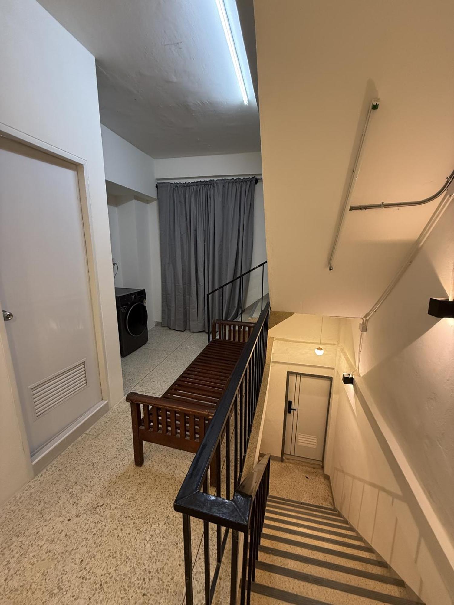 Twenty Two Place Hostel - Sukhumvit 22 バンコク都 エクステリア 写真