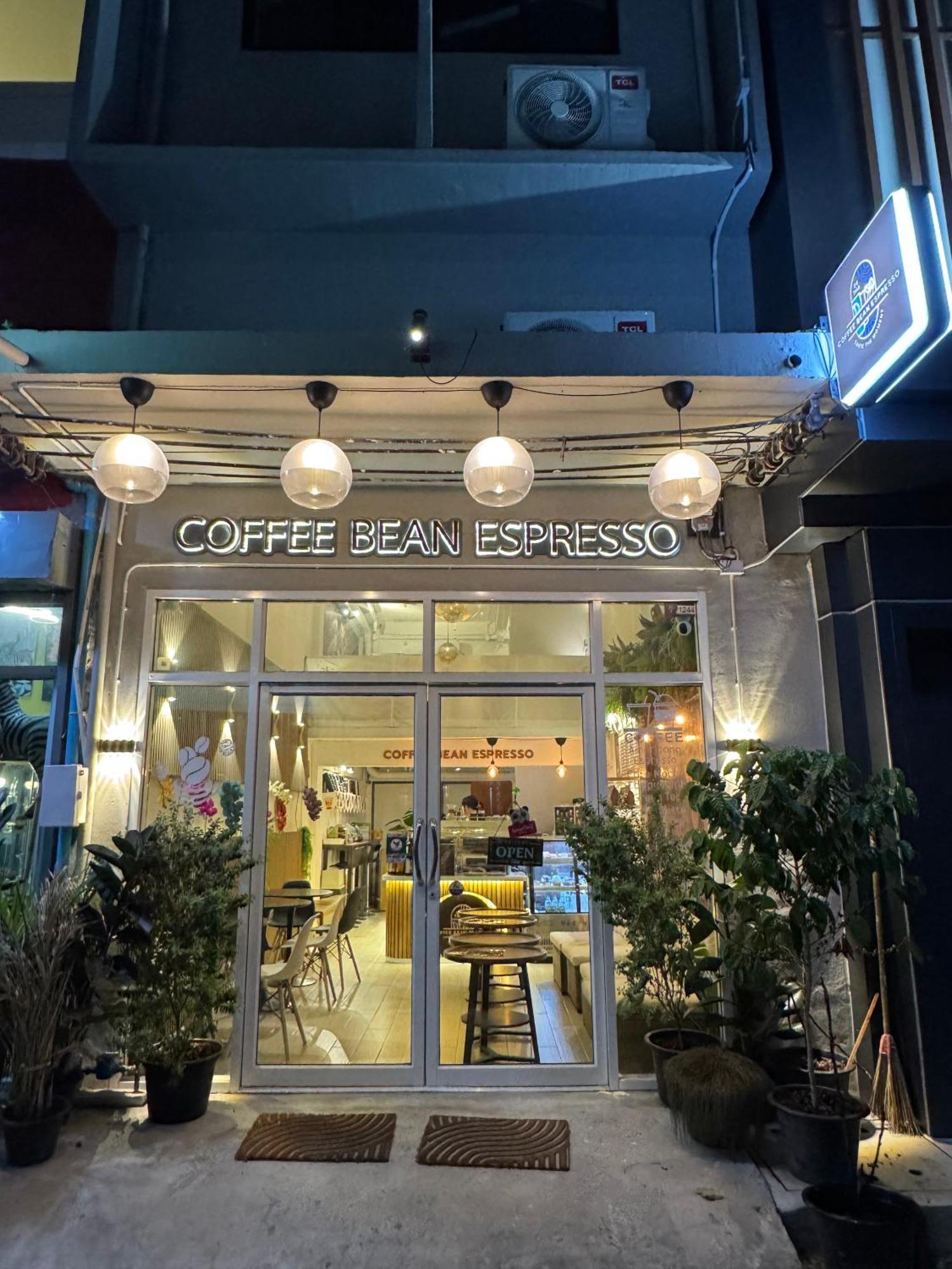 Twenty Two Place Hostel - Sukhumvit 22 バンコク都 エクステリア 写真