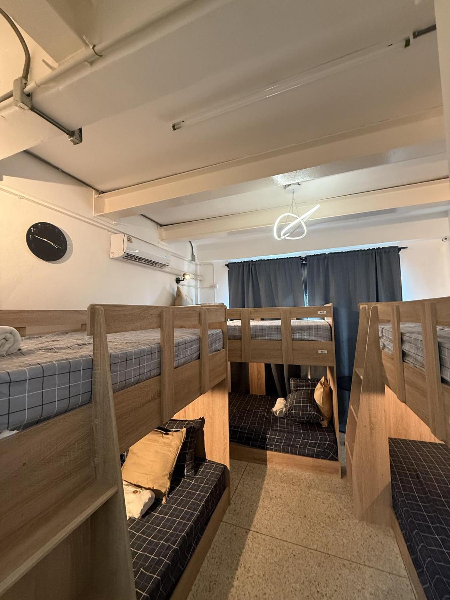 Twenty Two Place Hostel - Sukhumvit 22 バンコク都 エクステリア 写真