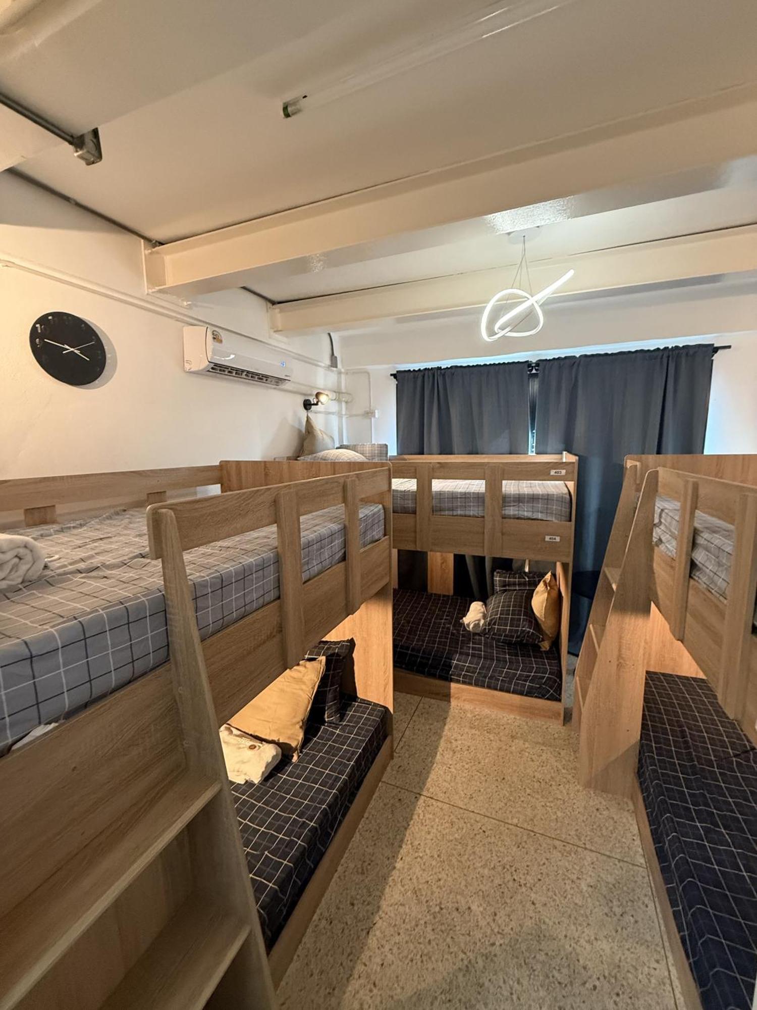 Twenty Two Place Hostel - Sukhumvit 22 バンコク都 エクステリア 写真